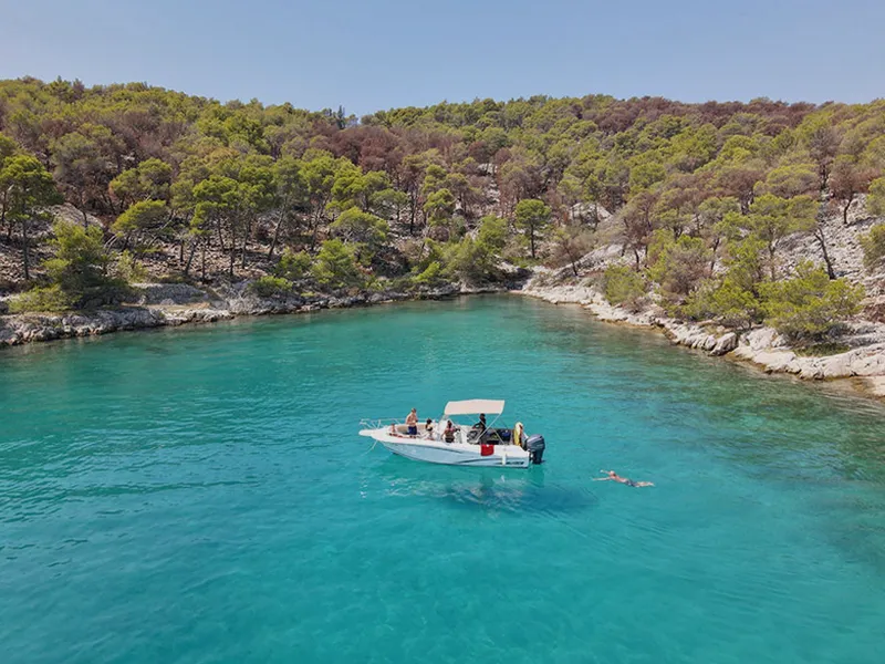 Barco disponible para alquiler en El Vendrell, Cataluña